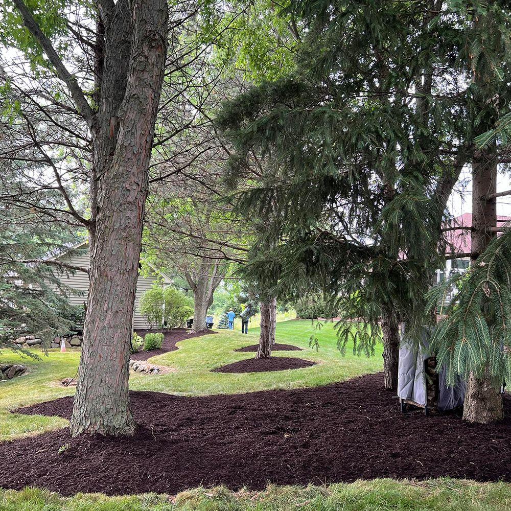 Custom Yard Design – Woodstock, IL – Leo's Landscaping & Tree Service